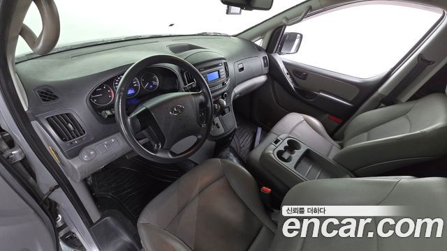 Hyundai Starex 2019 — photo 10