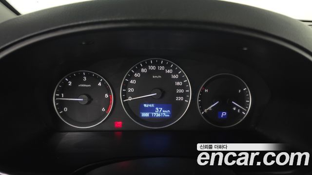 Hyundai Starex 2019 — photo 11
