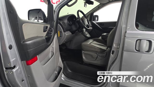 Hyundai Starex 2019 — photo 13