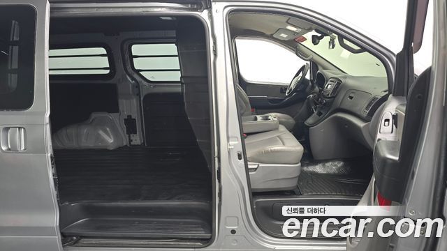 Hyundai Starex 2019 — photo 19