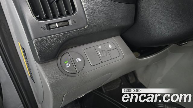 Hyundai Starex 2019 — photo 28