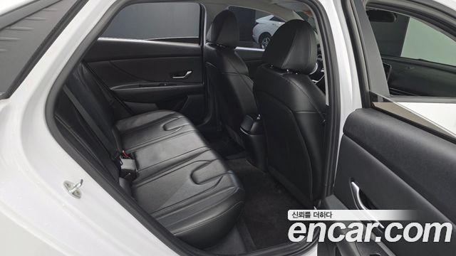 Hyundai AVANTE 2021 — photo 11