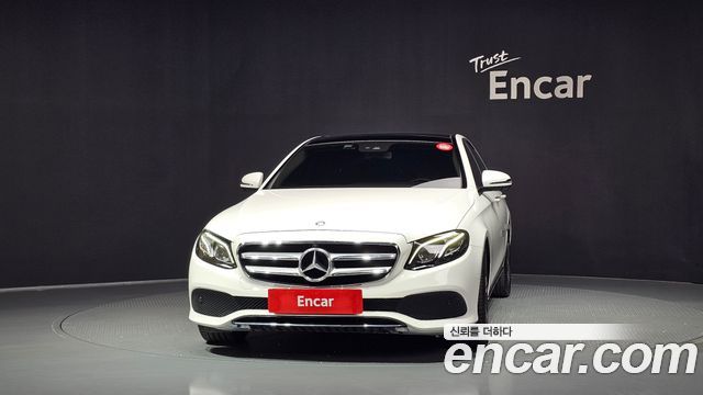 Mercedes-Benz E-Class 2017 — photo 3