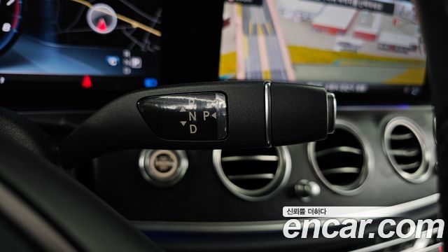Mercedes-Benz E-Class 2017 — photo 9
