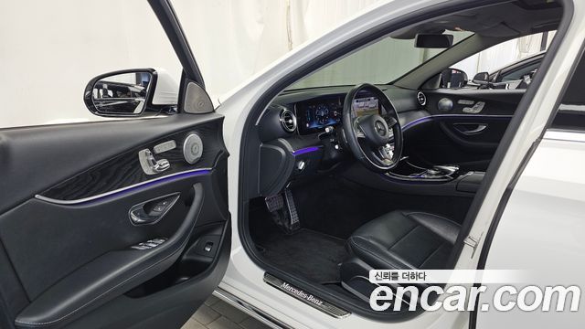 Mercedes-Benz E-Class 2017 — photo 10