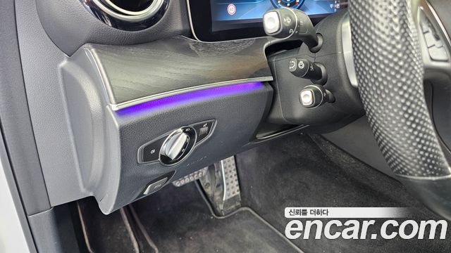 Mercedes-Benz E-Class 2017 — photo 16