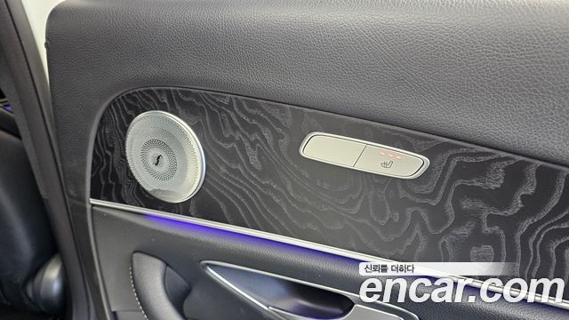 Mercedes-Benz E-Class 2017 — photo 19