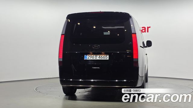 Hyundai Staria 2025 — photo 4