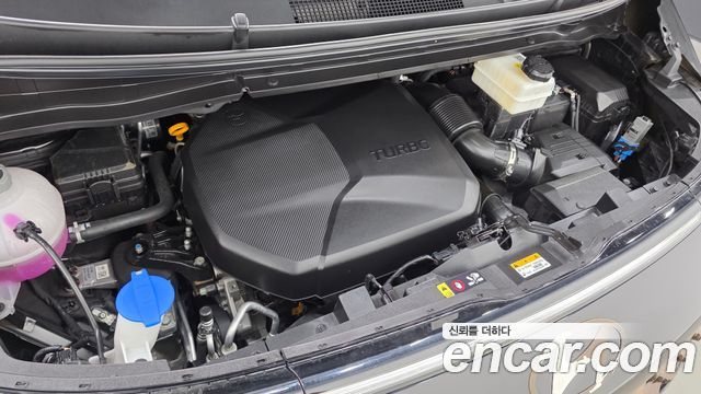 Hyundai Staria 2025 — photo 6