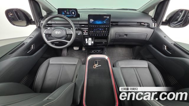 Hyundai Staria 2025 — photo 10