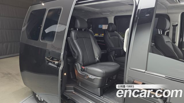 Hyundai Staria 2025 — photo 18
