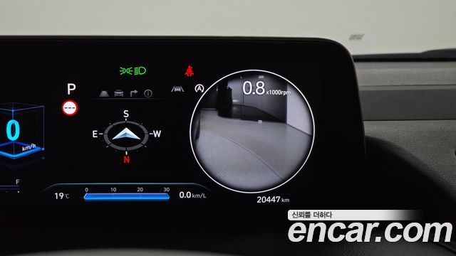 Hyundai Staria 2025 — photo 21