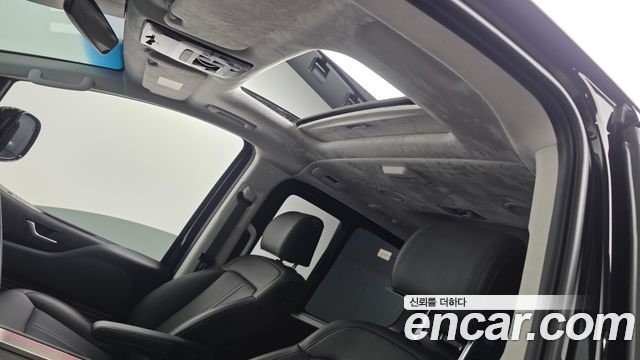 Hyundai Staria 2025 — photo 25