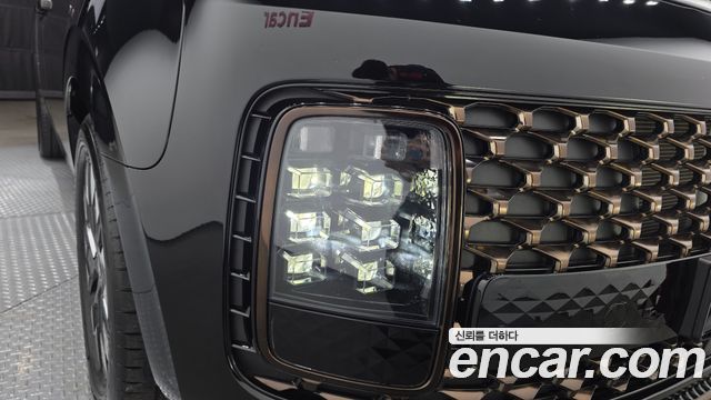 Hyundai Staria 2025 — photo 8