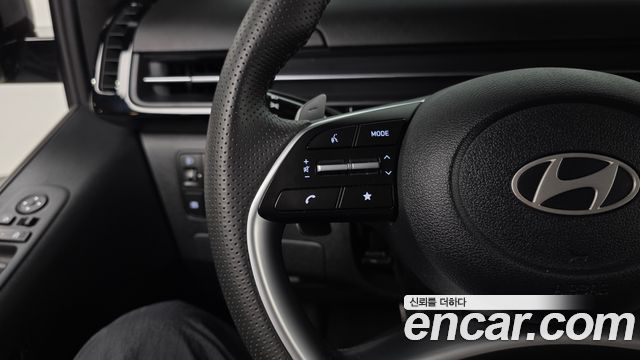 Hyundai Staria 2025 — photo 35