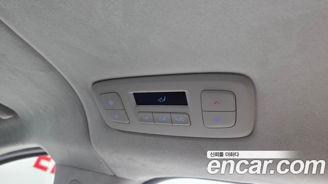Hyundai Staria 2025 — photo 37