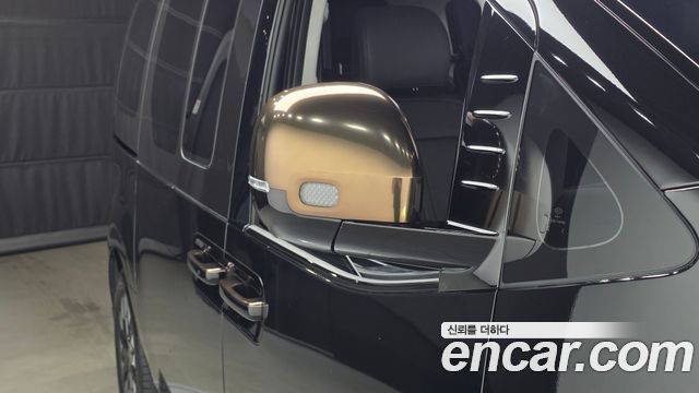 Hyundai Staria 2025 — photo 38