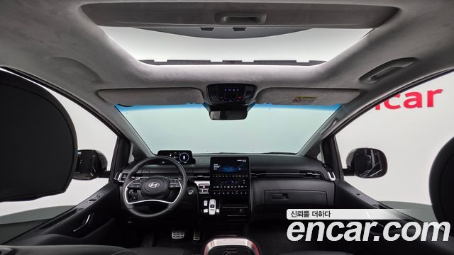 Hyundai Staria 2025 — photo 40