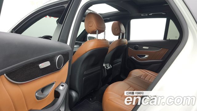 Mercedes-Benz GLC-Class 2022 — photo 18