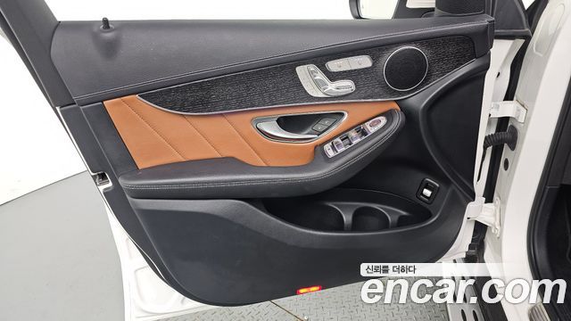 Mercedes-Benz GLC-Class 2022 — photo 14
