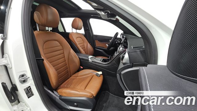 Mercedes-Benz GLC-Class 2022 — photo 16