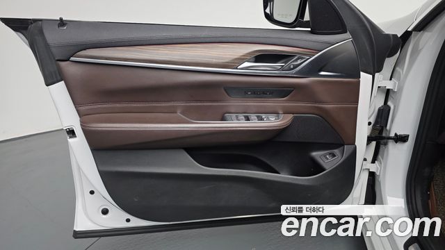 BMW Gran Turismo 2019 — photo 14