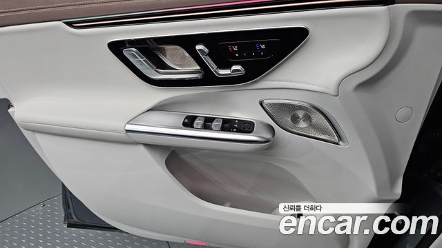 Mercedes-Benz EQE 2023 — photo 20