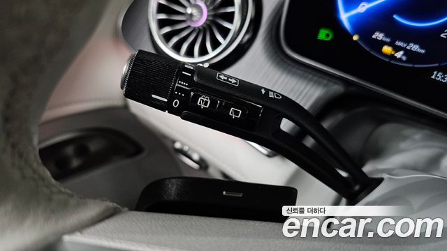 Mercedes-Benz EQE 2023 — photo 25