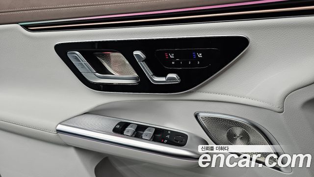 Mercedes-Benz EQE 2023 — photo 14