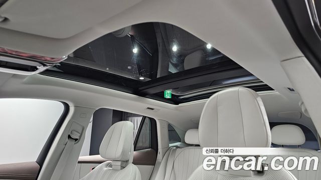 Mercedes-Benz EQE 2023 — photo 32