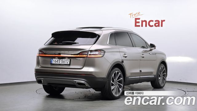 Lincoln Nautilus 2020 — photo 2
