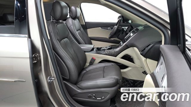 Lincoln Nautilus 2020 — photo 16