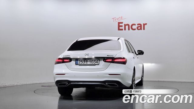 Mercedes-Benz E-Class 2021 — photo 4