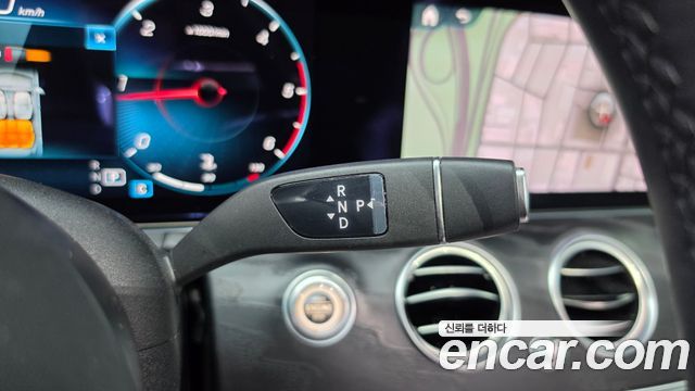Mercedes-Benz E-Class 2021 — photo 12
