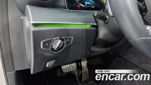 Mercedes-Benz E-Class 2021 — photo 21