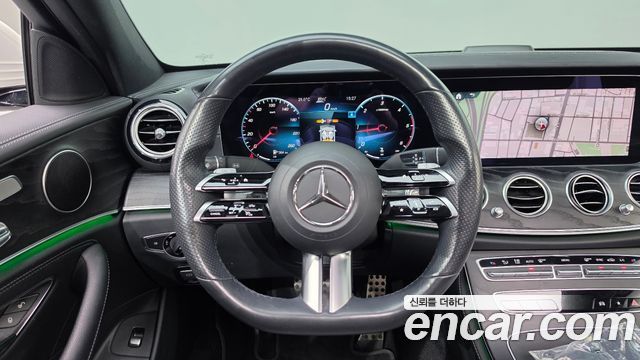 Mercedes-Benz E-Class 2021 — photo 24