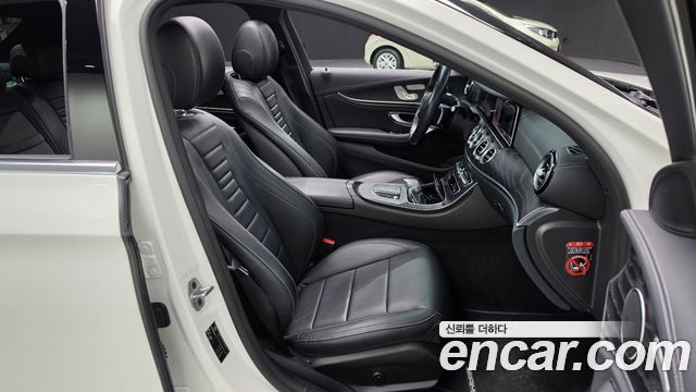 Mercedes-Benz E-Class 2021 — photo 16