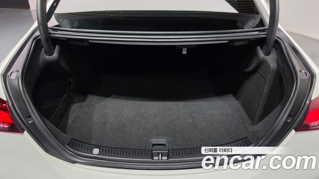 Mercedes-Benz E-Class 2021 — photo 27