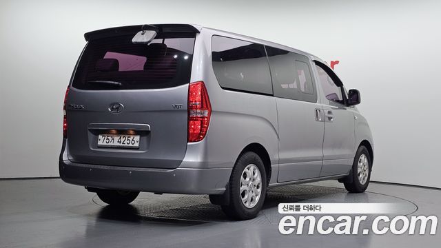 Hyundai Starex 2015 — photo 2