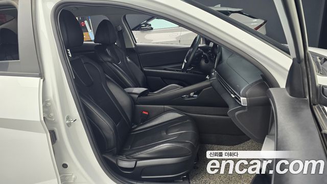Hyundai AVANTE 2021 — photo 13