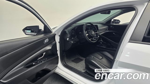 Hyundai AVANTE 2021 — photo 17