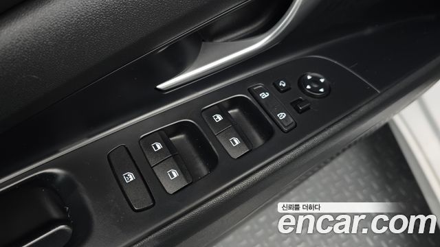 Hyundai AVANTE 2021 — photo 25