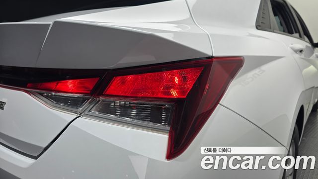 Hyundai AVANTE 2021 — photo 9