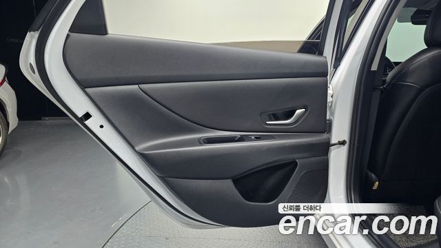Hyundai AVANTE 2021 — photo 15