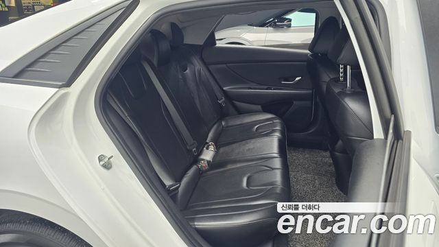Hyundai AVANTE 2021 — photo 16