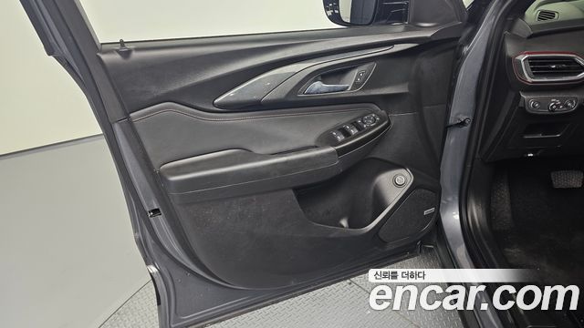 Chevrolet Korea Trailblazer 2022 — photo 14