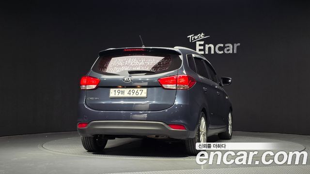 Kia Carens 2015 — photo 4