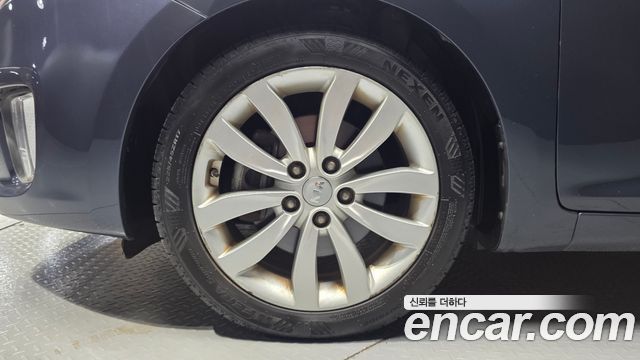 Kia Carens 2015 — photo 5