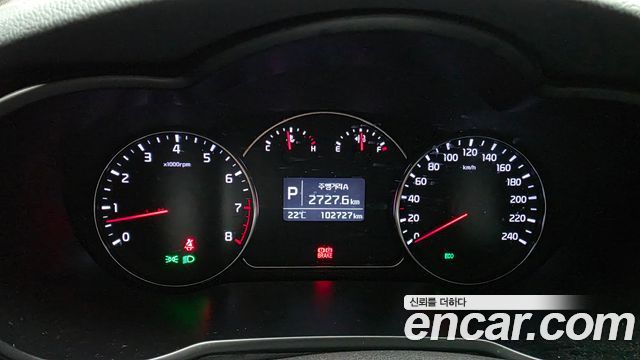 Kia Carens 2015 — photo 11