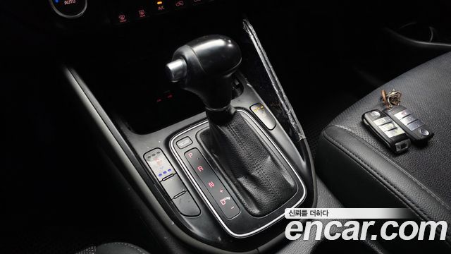 Kia Carens 2015 — photo 12